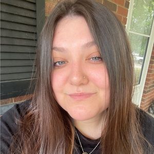 Meet your Posher, Cynthia